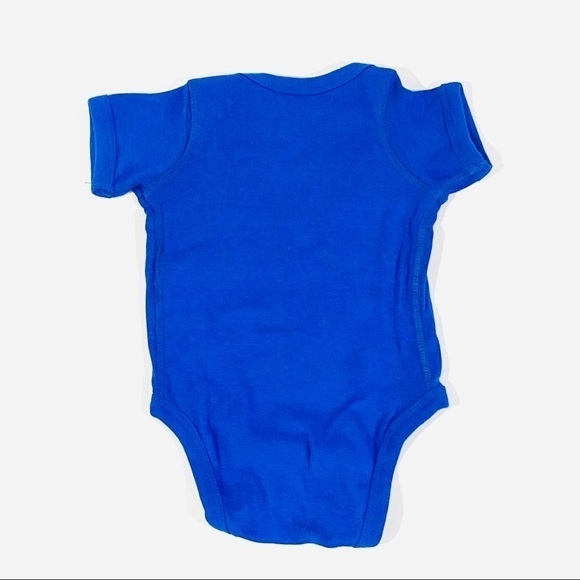 NWOT I’m Too Cute to Be a Yankees Fan Onesie - Picture 3 of 3